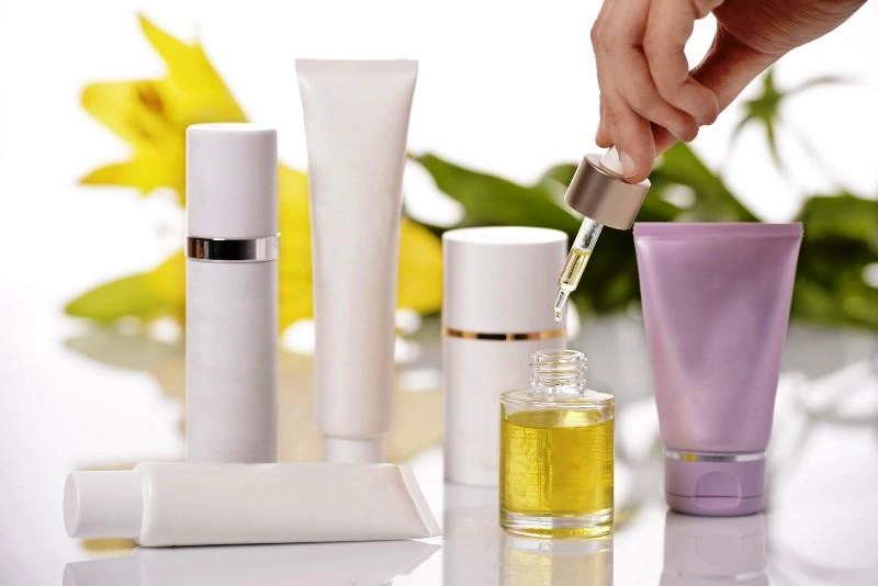 Liquid cosmetics bottles arranged for international shipment